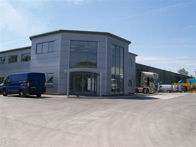 Industrial unit and offices, photo 1 of 7